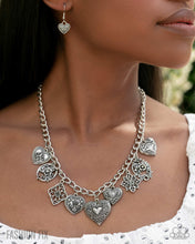 Load image into Gallery viewer, Vintage Showdown