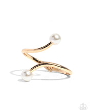 Load image into Gallery viewer, Effulgent Exemplar Gold Bracelet
