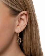 Load image into Gallery viewer, Concentric Courtship Gold Necklace
