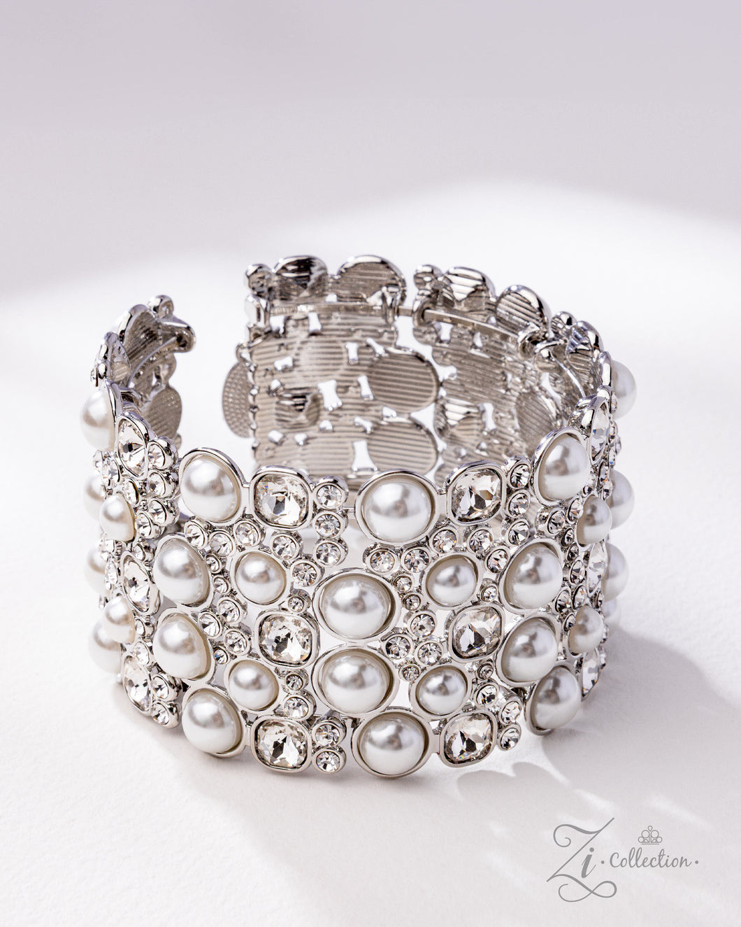 Comfortable Chic Zi Bracelet