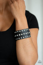 Load image into Gallery viewer, Now Taking The Stage - black - Paparazzi bracelet
