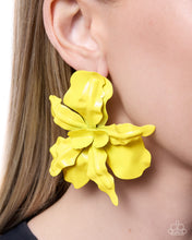 Load image into Gallery viewer, Flourishing Freestyle Yellow Post Earring
