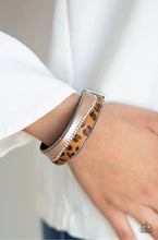 Load image into Gallery viewer, Flirtatious Feline - Paparazzi Bracelet
