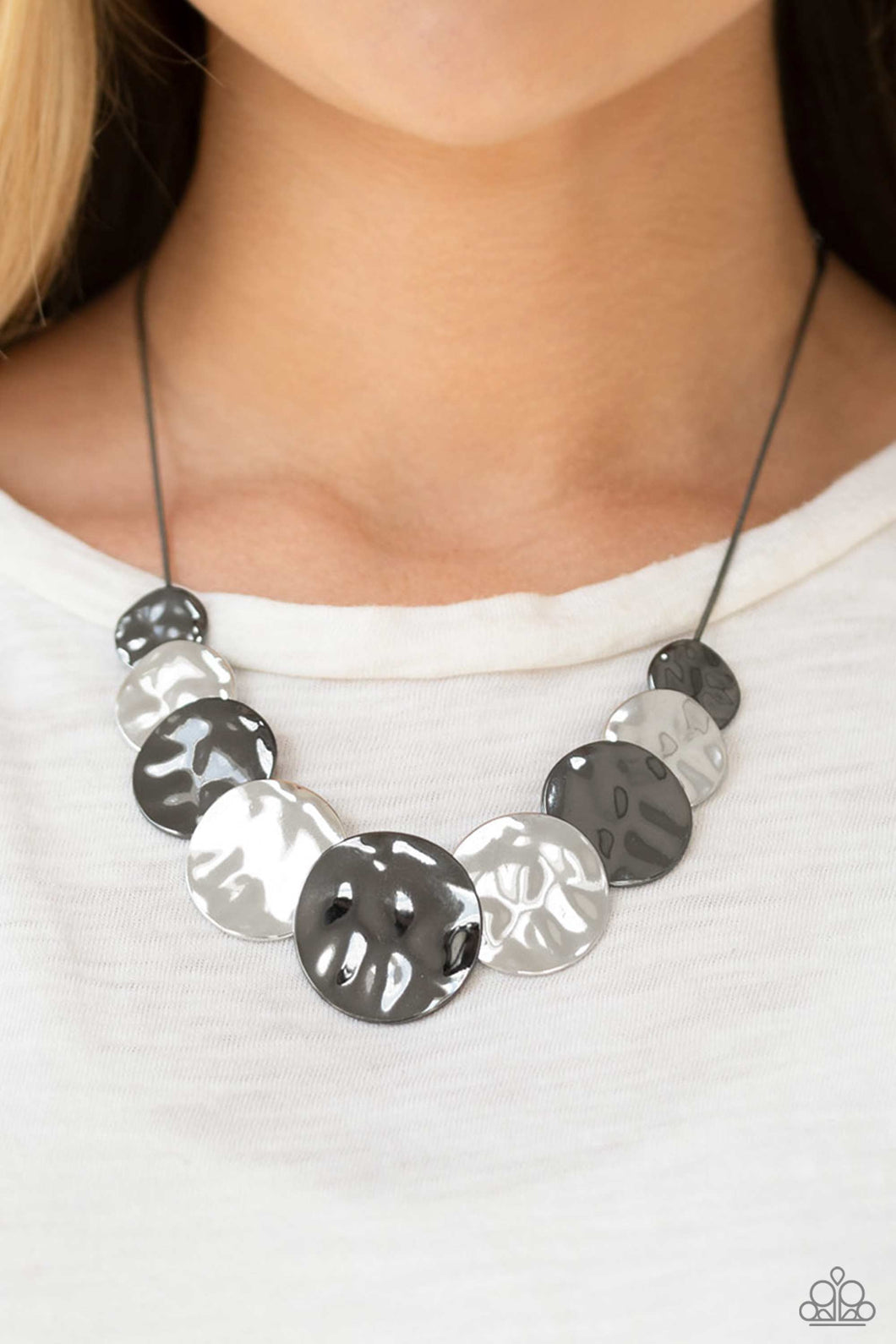 A Daring DISCovery - Black Paparazzi Necklace