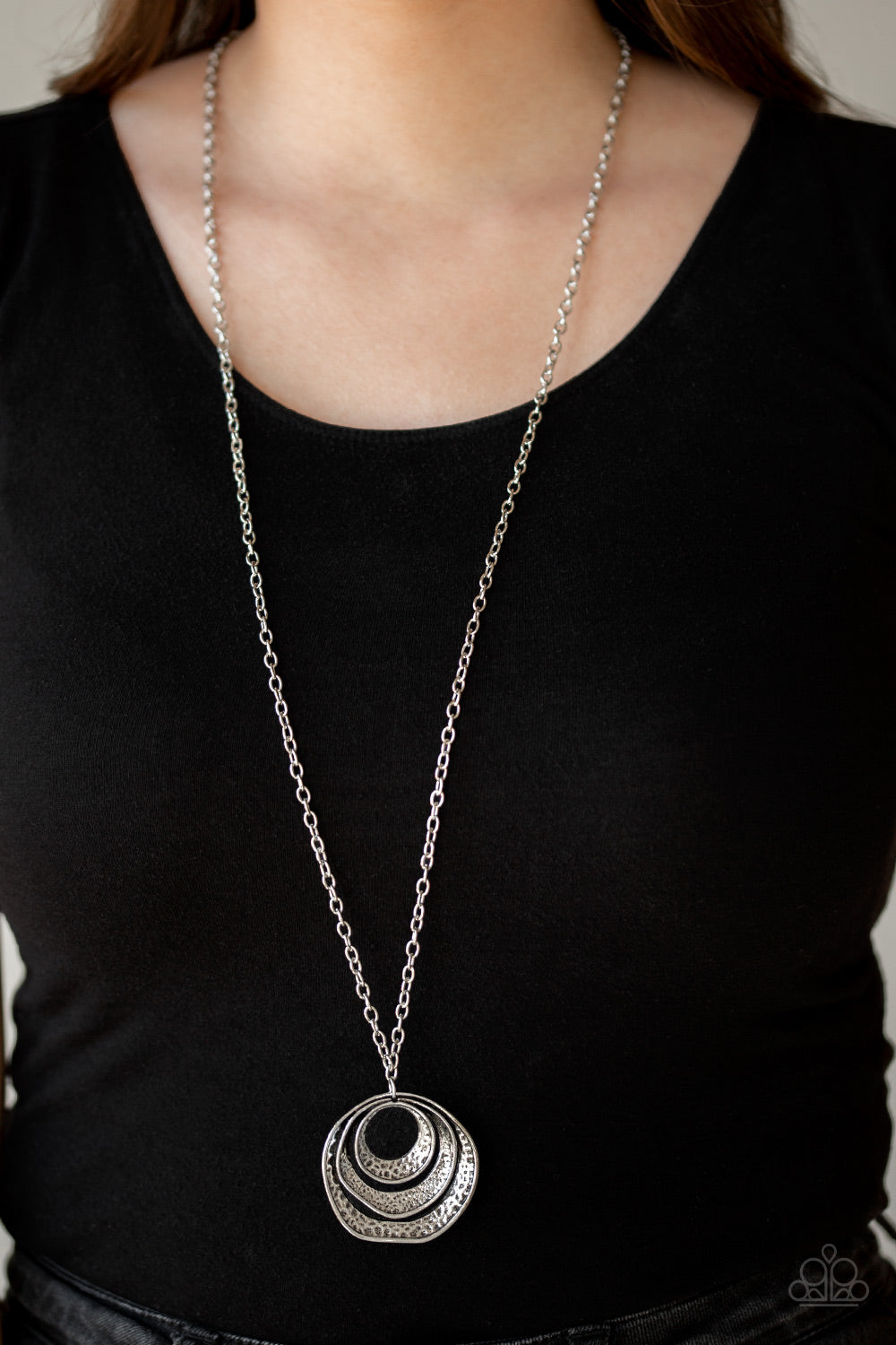 Breaking Pattern - Silver Paparazzi Necklace