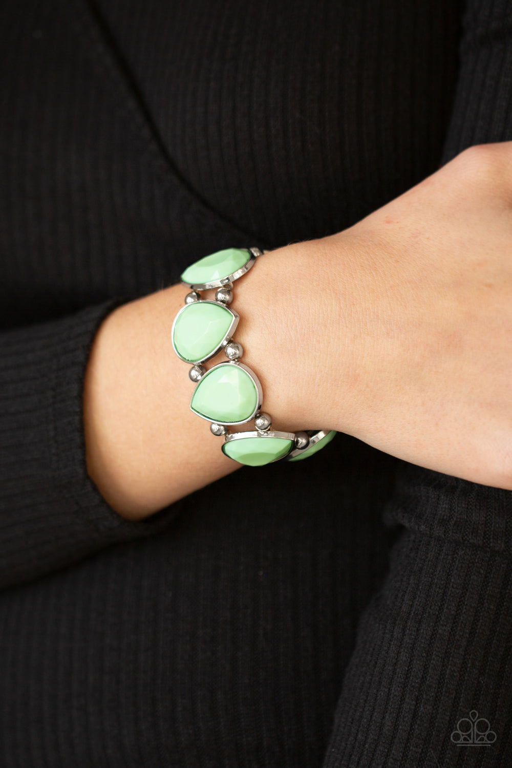 Paparazzi  Accessories Flamboyant Tease - Green Bracelet