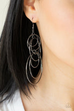 Load image into Gallery viewer, Paparazzi Accessories I Dizzy - Black

