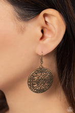 Load image into Gallery viewer, Dubai Décor - Brass Earrings
