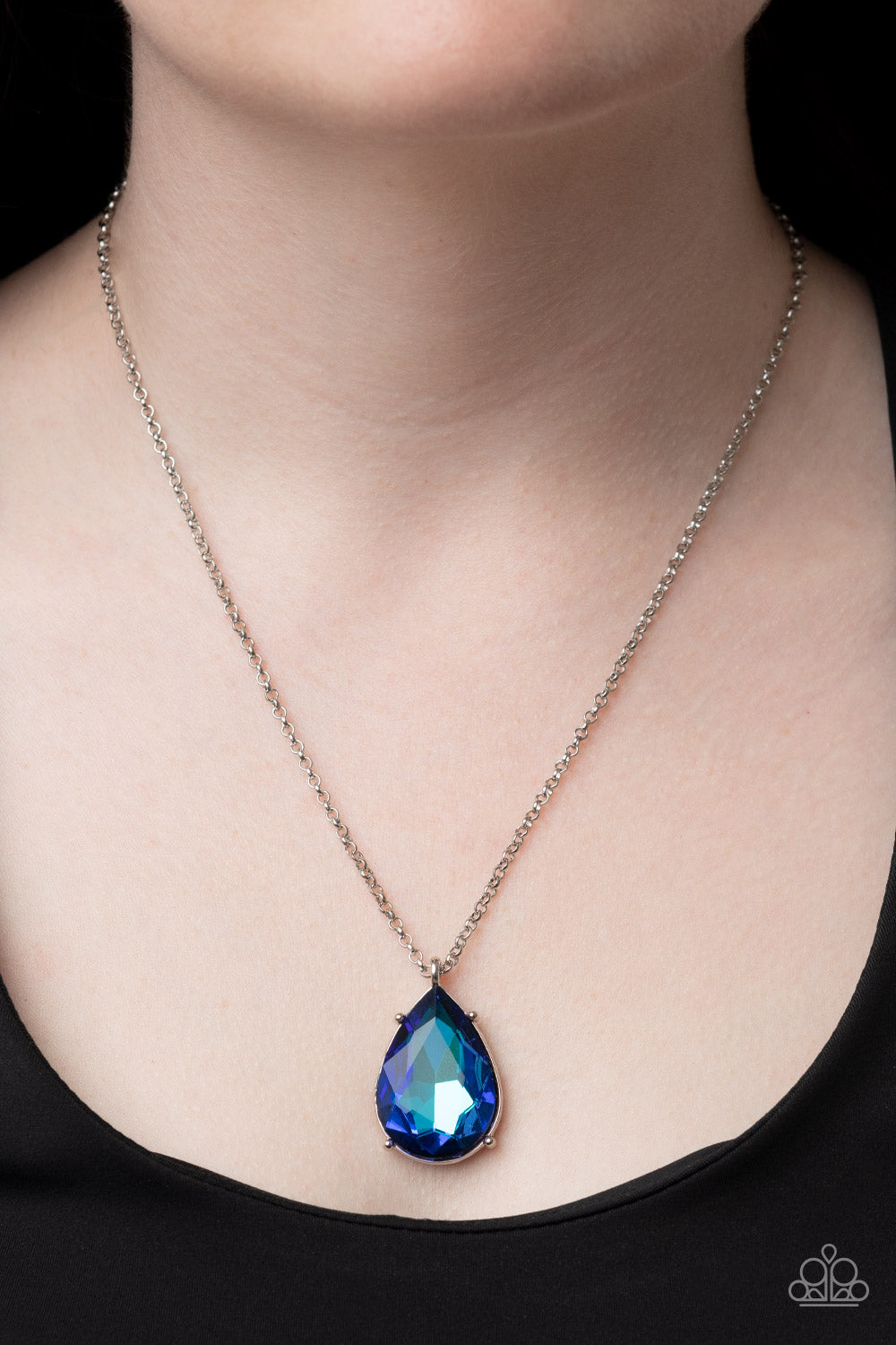 Illustrious Icon - Blue Paparazzi Necklace