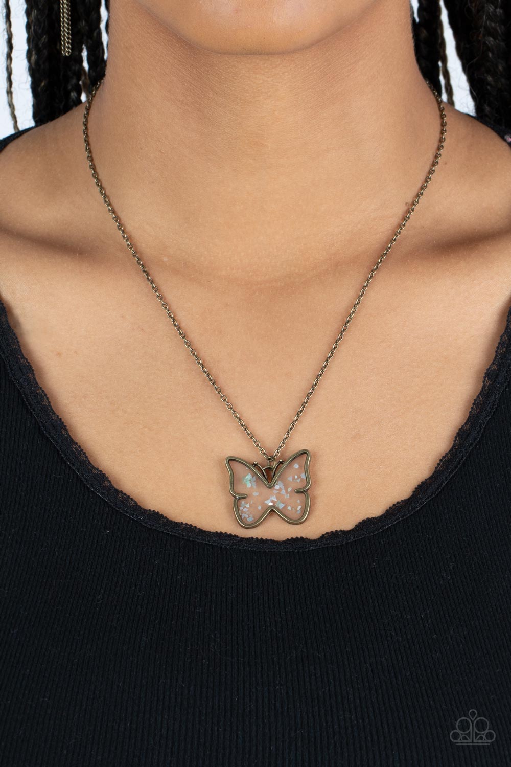 Gives Me Butterflies - Brass Paparazzi Necklace
