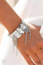 Load image into Gallery viewer, CHAIN Showers - White Bracelet
