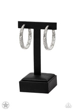 Load image into Gallery viewer, GLITZY By Association Paparazzi Accessories

