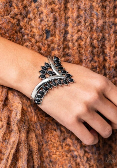 Taton Tiera Black Paparazzi Bracelet